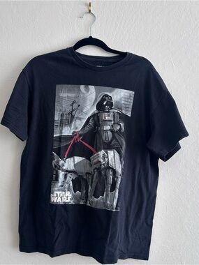 Vintage Star Wars Men's Black Graphic T-Shirt with Darth Vader Print